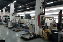 卧式万能加工中心和立式悬臂钻床